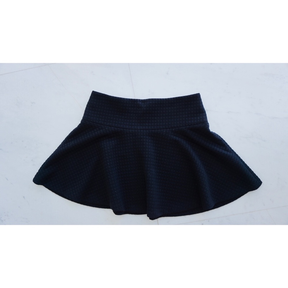 Alice and Olivia black skirt